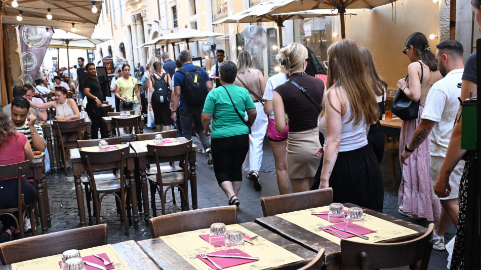  Fipe, pubblici esercizi campioni di prossimit&agrave; ma calano del 3,7% in 10 anni 