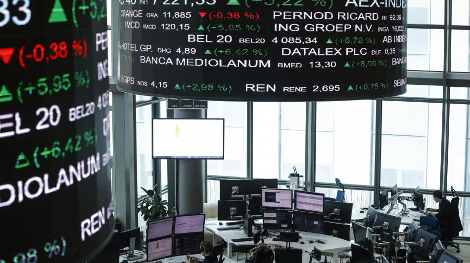 Borsa: l'Europa chiude cauta in attesa della Fed