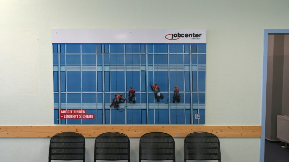 Gro&szlig;angelegter Jobcenterbetrug in Bayern: Verd&auml;chtiger in Ukraine festgenommen
