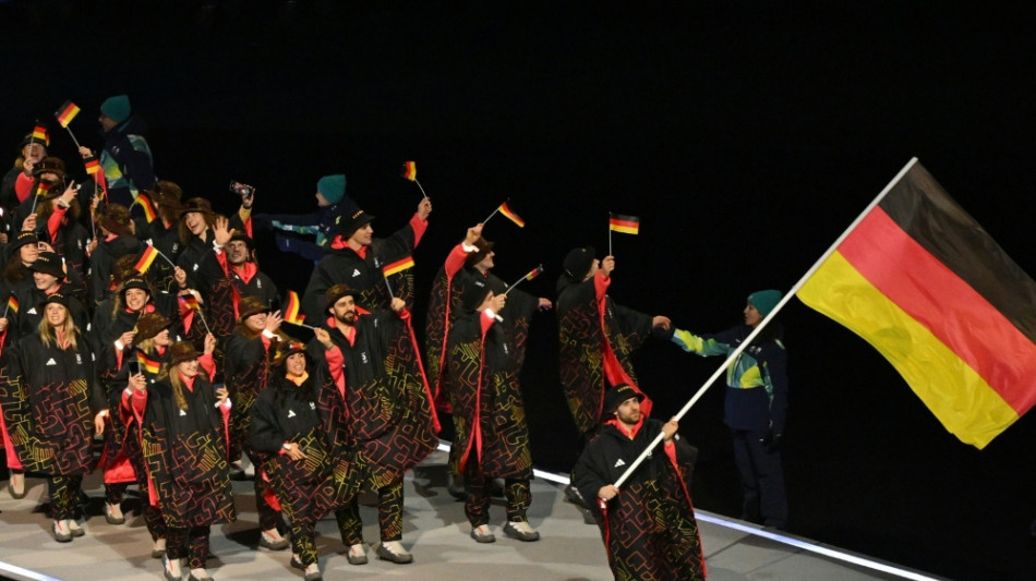  Draisaitl und Schmid vorneweg: Deutsche Delegation l&auml;uft ein 