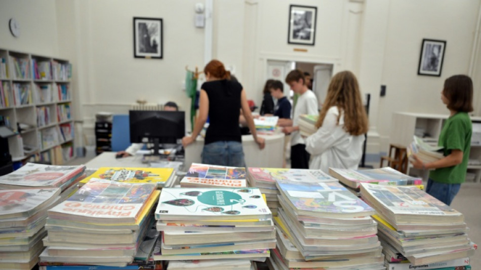 Crainte face &agrave; la disparition progressive des manuels dans les lyc&eacute;es