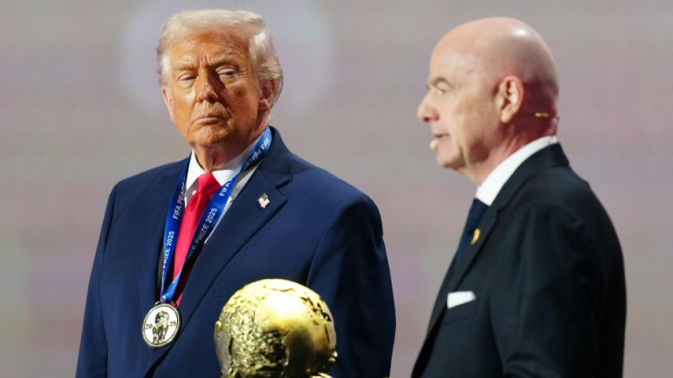  La FIFA le entrega su Premio de la Paz a Trump en inicio del sorteo del Mundial 