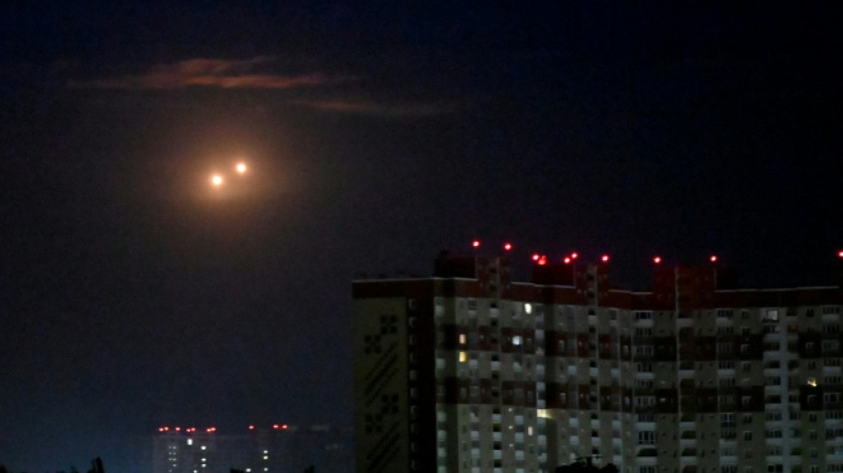 Ukraine: des "bombardements massifs" sur Kiev font au moins cinq morts, selon les autorités