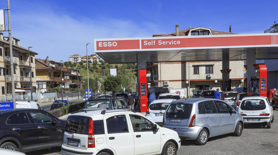  Prezzi dei carburanti stabili, gasolio a 2,257 euro al litro 
