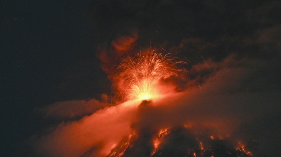 Erup&ccedil;&atilde;o de vulc&atilde;o na Guatemala deixa centenas de deslocados 