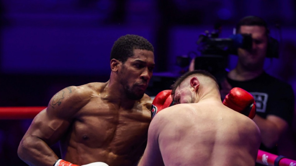  Hearn says Fury-Joshua must take place in UK under current deal 