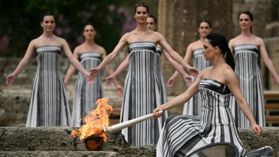 Olympische Flamme f&uuml;r Sommerspiele in Paris in Griechenland entz&uuml;ndet