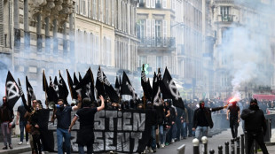 França proíbe manifestações de grupos da extrema direita