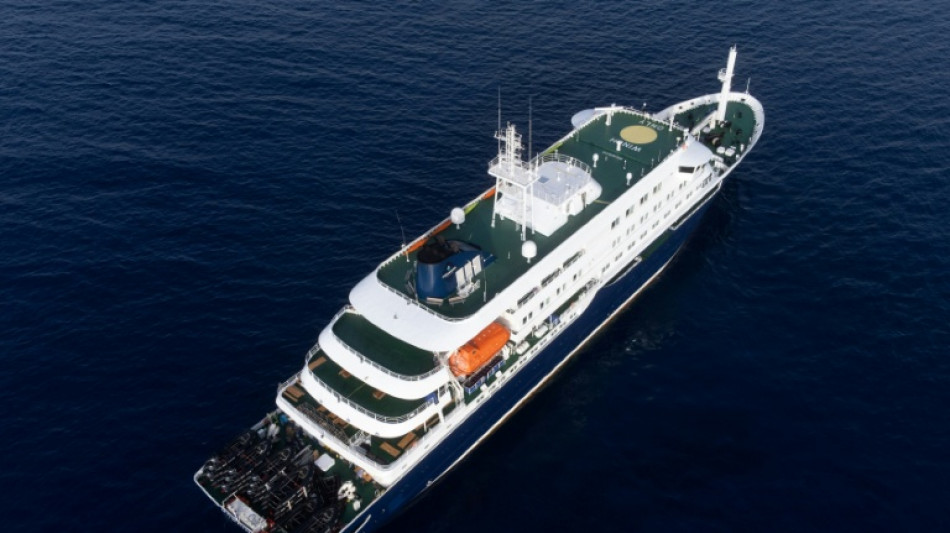  Suspected hantavirus cases to be evacuated from cruise ship 