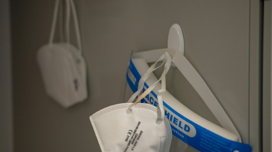 Prozess um Millionenbetrug mit Coronamasken: Zwei M&auml;nner in N&uuml;rnberg vor Gericht