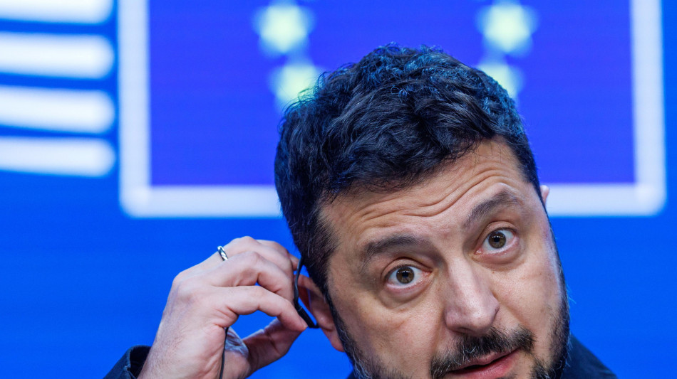  Zelensky, 'allentamento sanzioni Usa premiano e incoraggiano Putin' 