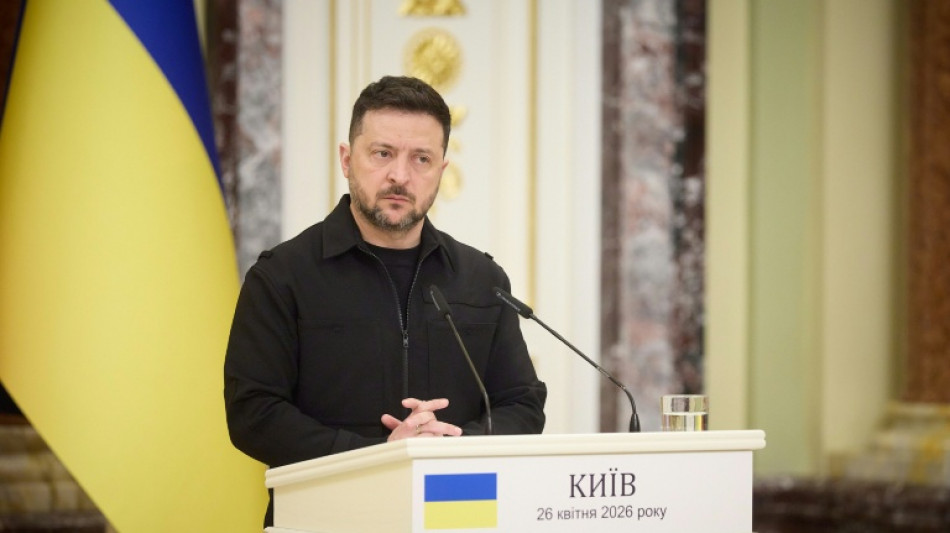  Ukraine's Zelensky orders government reshuffle, new PM 