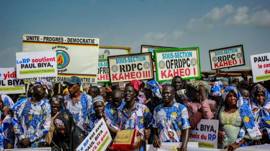 Cameroun: après des mois d’absence, Paul Biya tient son premier meeting de campagne