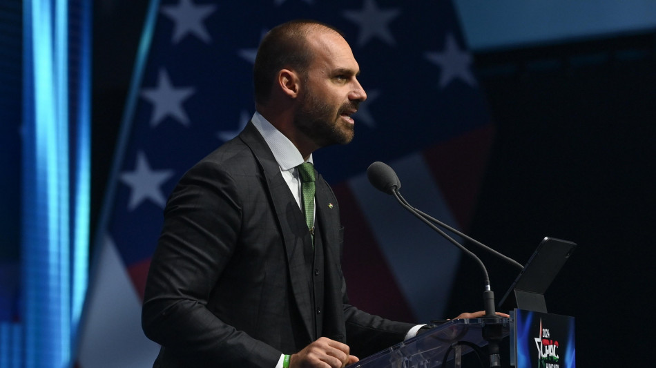  Brasile, Moraes ordina il carcere per Eduardo Bolsonaro e cancella i suoi passaporti 