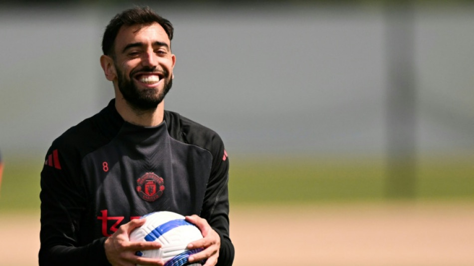 Fernandes rejects Saudi move to stay at Man Utd: reports