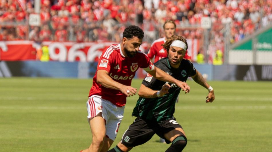  Cottbus erk&auml;mpft Sieg gegen Hannover 