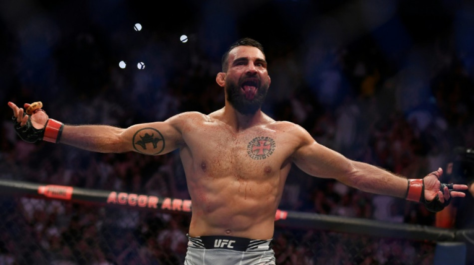 "Qui ose gagne": Benoit Saint-Denis, valeur montante du MMA fran&ccedil;ais