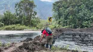 Ecuador ordena acciones "urgentes" tras derrame de crudo en la Amazonía