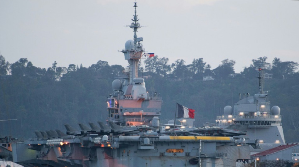 Premi&egrave;re mission du porte-avions nucl&eacute;aire fran&ccedil;ais Charles de Gaulle aux Philippines