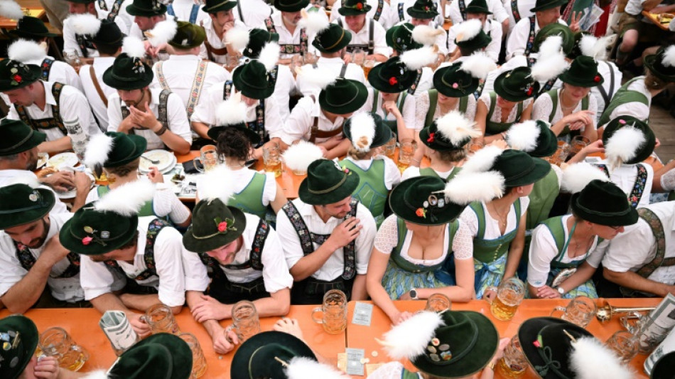  Neuer Oberb&uuml;rgermeister Krause er&ouml;ffnet M&uuml;nchner Oktoberfest mit Fassanstich 
