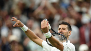 Wimbledon: Djokovic batte Wu all'esordio, passa anche Medvedev