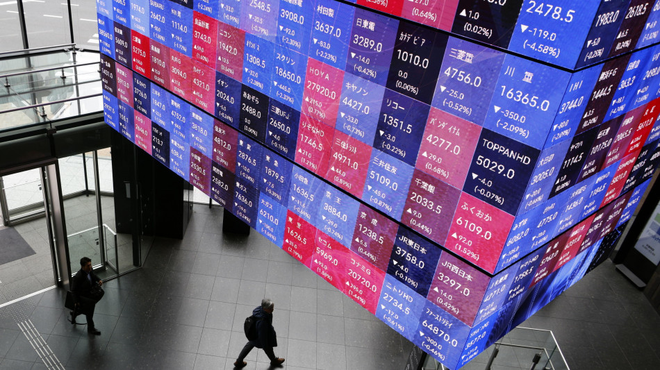  Borsa: Tokyo, apertura in netto ribasso (-1,68%) 