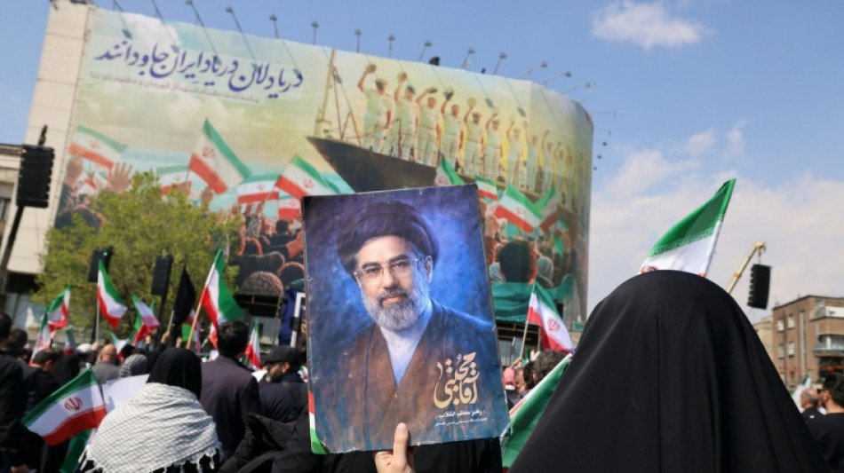  Iranianos celebram fim do Ramad&atilde; sem Khamenei 