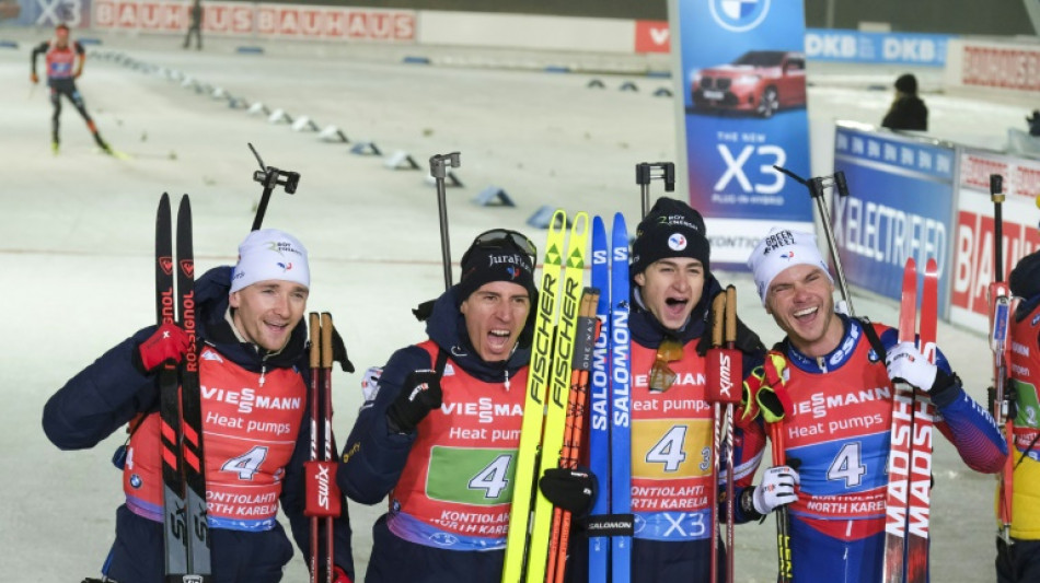 Biathlon: Les Fran&ccedil;ais vainqueurs en relais en ouverture de la coupe du monde