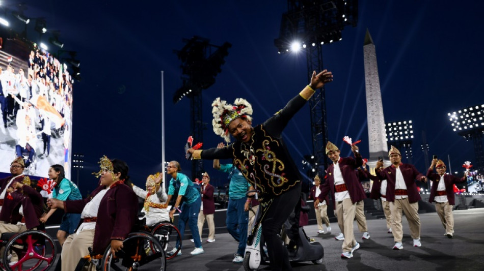 Paralympische Spiele in Paris mit farbenfroher Er&ouml;ffnungsfeier eingel&auml;utet