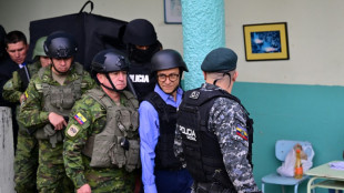 Luisa Gonz&aacute;lez lidera 1&ordm; turno da elei&ccedil;&atilde;o presidencial no Equador