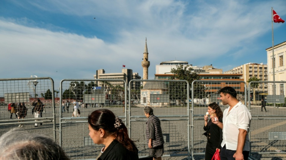  Proteste in Izmir nach Wechsel des B&uuml;rgermeisters zur Regierungspartei AKP 