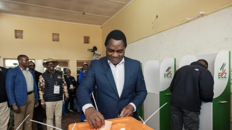  Zambia's Hichilema takes early lead in reelection bid 