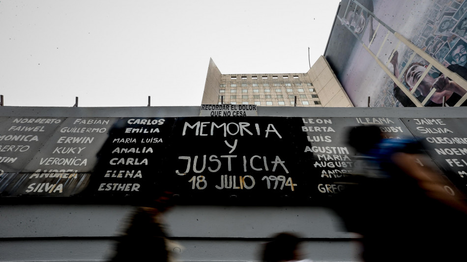 Strage antiebraica 1994, Argentina chiede processo a 10 iraniani