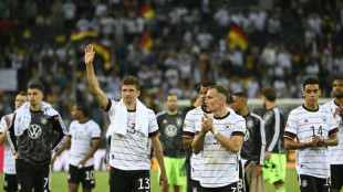 DFB-Elf sieht sich