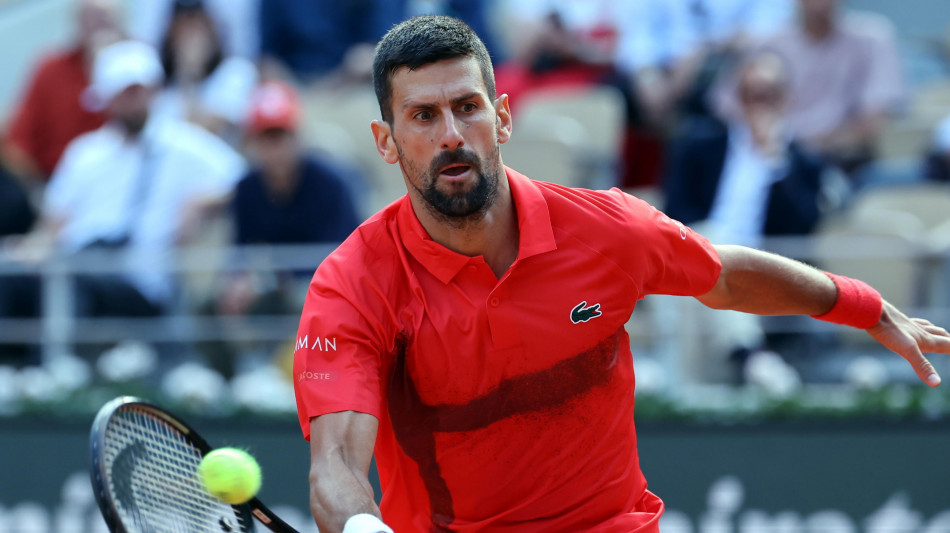 Roland Garros: Norrie eliminato in tre set, Djokovic ai quarti
