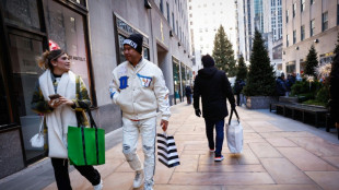 US consumer confidence tumbles in December