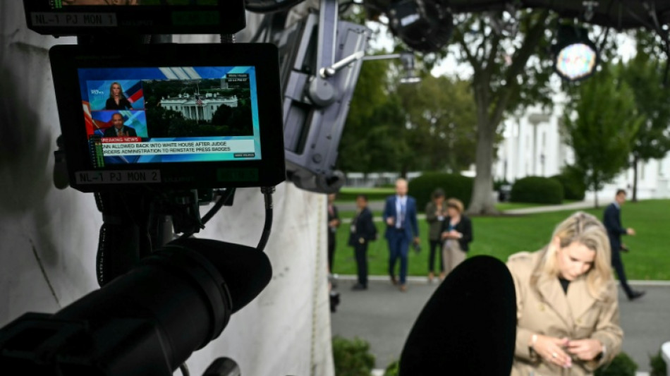  Nach Gerichtsentscheid: CNN, MS NOW und Politico wieder zu Wei&szlig;em Haus zugelassen 