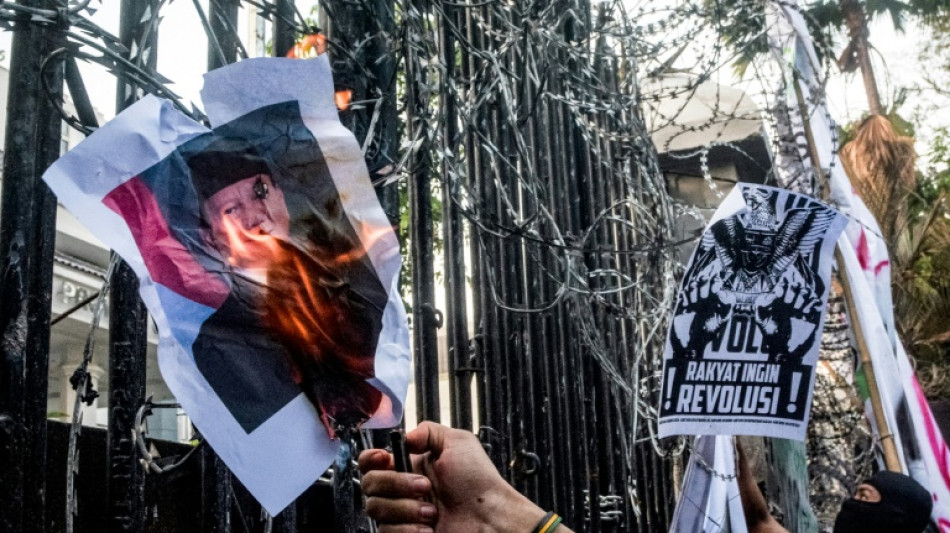 Schriftzüge auf 30 Metern Länge an Konsulat: Staatsschutz in Bremen ermittelt