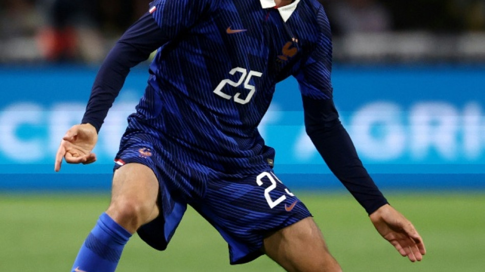  PSG anuncia contrata&ccedil;&atilde;o do meia-atacante Maghnes Akliouche 