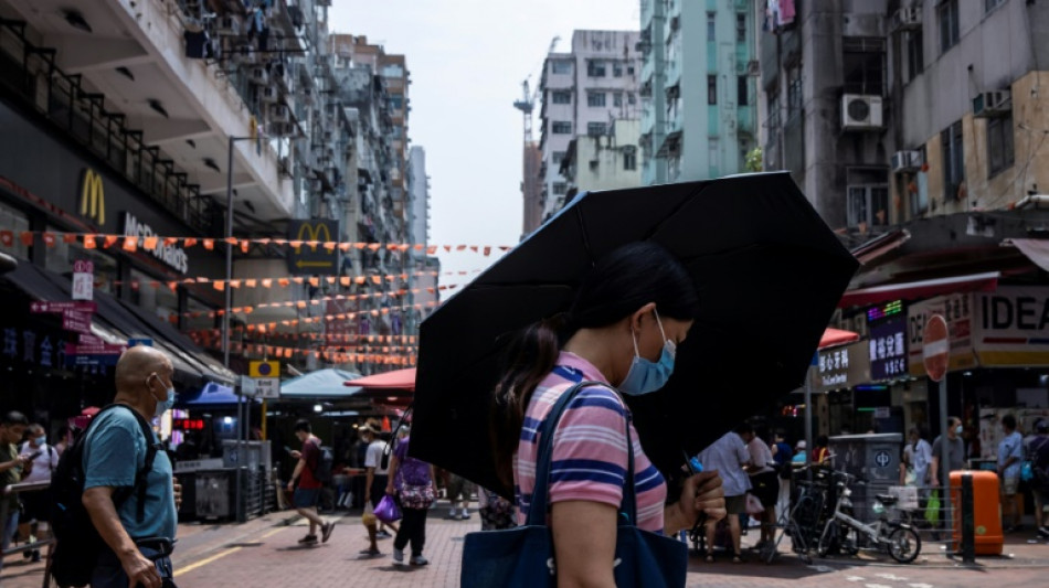 L&iacute;der de Hong Kong anuncia mayores alivios a restricciones por pandemia