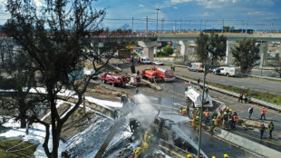 Sube a seis el número de muertos por explosión de camión de gas en México