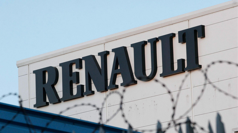 Ancora un cyberattacco in Gb, 'rubati dati a clienti Renault Uk'