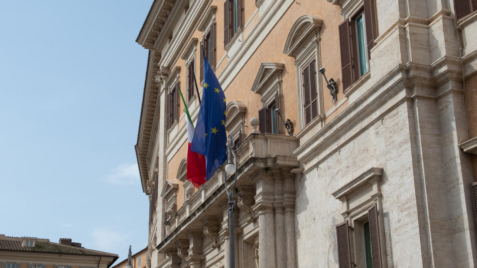 Nuove regole Camera, anche penalit&agrave; per i cambi di casacca