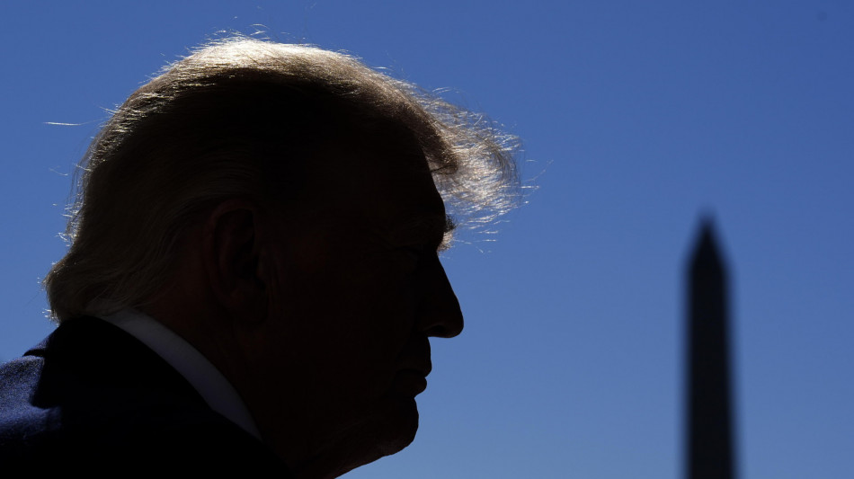  Trump, 'Obama presidente incompetente e ora sostiene un jihadista anti-semita' 