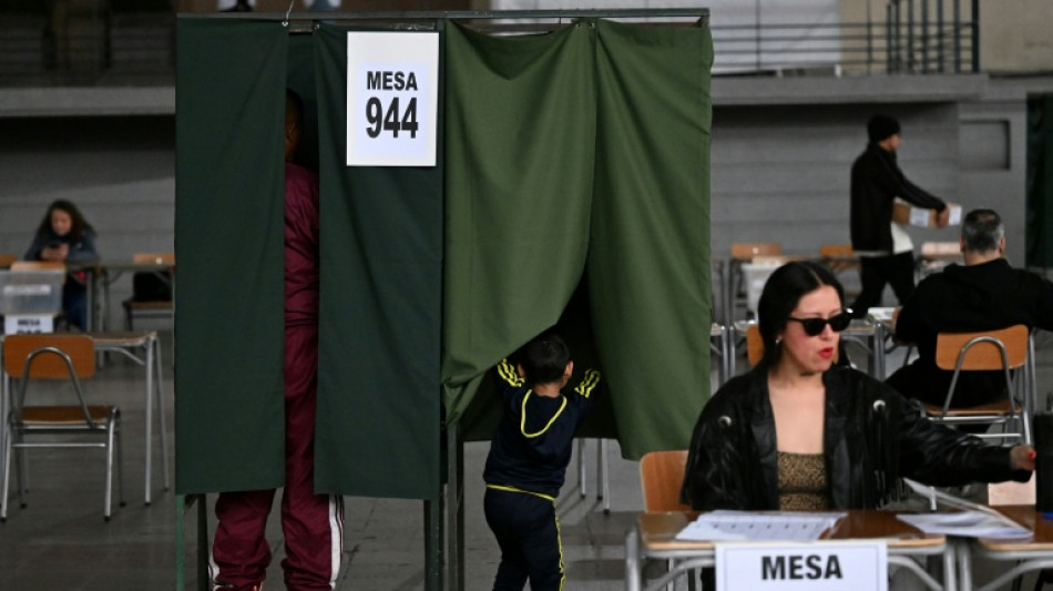  Le Chili élit son président, l'extrême droite donnée favorite 