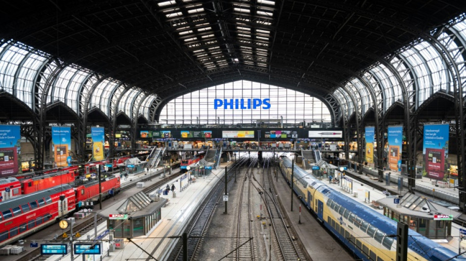 67-Jähriger auf Bewährung will am Bahnhof 31 Hamburg-Souvenirs stehlen