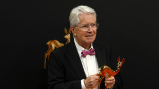 Fernsehshowmaster Frank Elstner sch&auml;tzt seine schlechten Augen