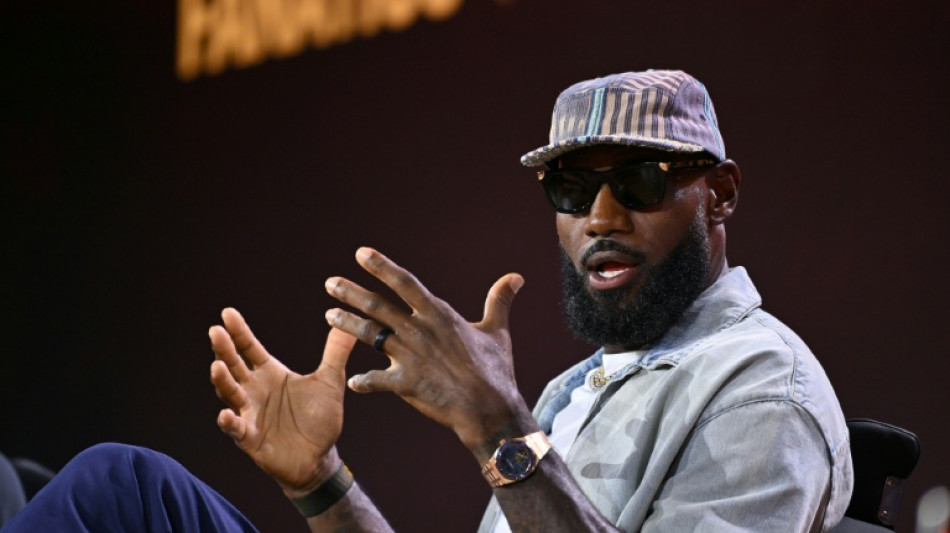  LeBron's Sixers hope to spoil Knicks party on NBA opening night 