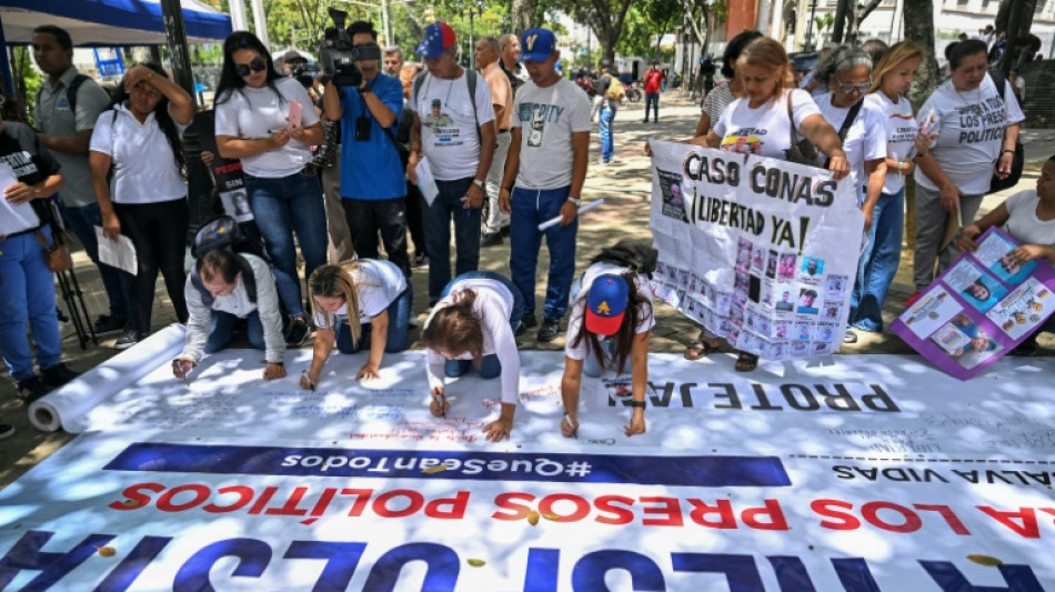  Manifestantes denunciam transfer&ecirc;ncia de presos pol&iacute;ticos na Venezuela 