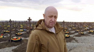 Chefe de grupo paramilitar russo diz que suas tropas começaram a receber munições